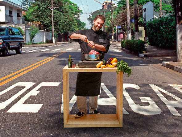 Jimmy McManis, do Ogrostronomia: sucesso com a ideia de que cozinhar é simples e não exige a parafernália utilizada pelos chefs de renome