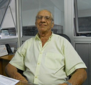 Durval Moura, 80 anos, proprietário da loja de tecidos Casa Moura