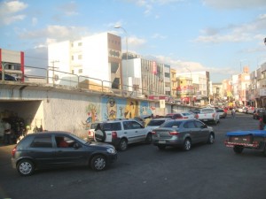 Falta da Zona Azul causa transtornos no trânsito do Centro da cidade