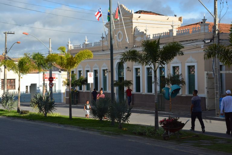 Prefeitura informa mudança de horário em linha de ônibus - CDL Vitoria da  Conquista
